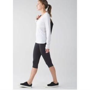 Lululemon In the Flow Crop II Seamless Capri Heathered Deep Coal Women’s Size. 4